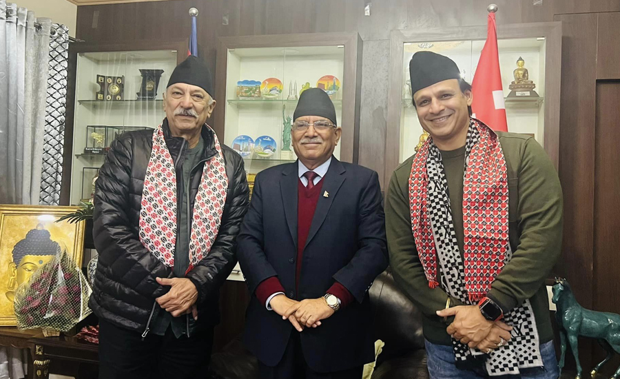 Bibek Obroy and Prachanda